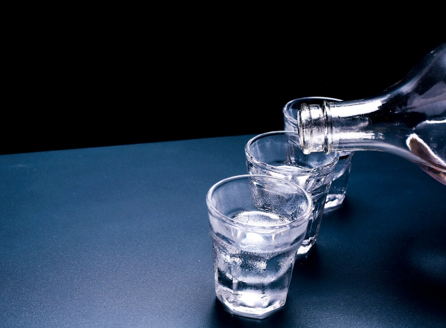 Розничные продажи водки выросли почти на 5% в марте